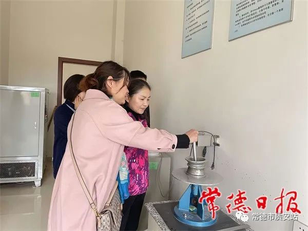 常德市采取“雙隨機(jī)、一公開”，抽檢22家預(yù)拌砼、預(yù)拌砂漿生產(chǎn)企業(yè)